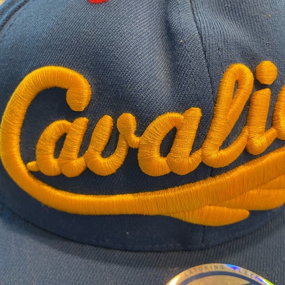 Cleveland Cavaliers Adidas Blue Fitted Cap with Yellow embroidered Logo - Picture 3 of 9